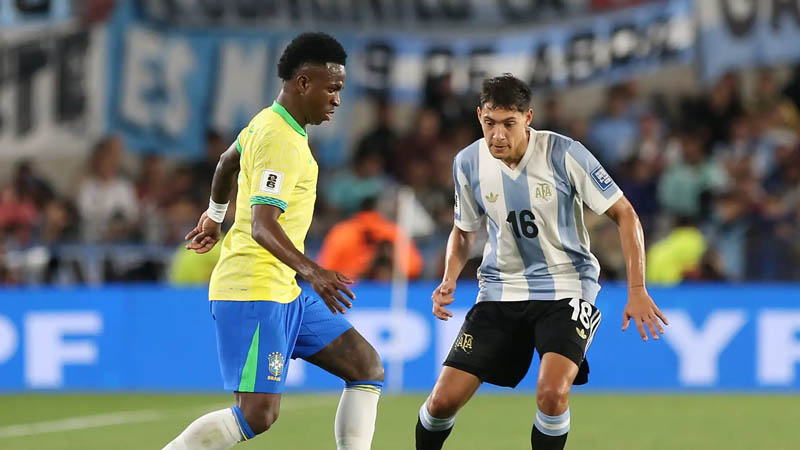 Argentina đã ghi 3 bàn ngay trong hiệp thi đấu đầu tiên Argentina đã ghi 3 bàn ngay trong hiệp thi đấu đầu tiên
