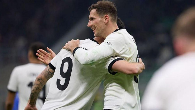 Kimmich cùng Goretzka đã gồng gánh một tuyển Đức chơi mờ nhạt cả hiệp 1 Kimmich cùng Goretzka đã gồng gánh một tuyển Đức chơi mờ nhạt cả hiệp 1