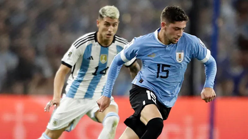 Uruguay không thể tận dụng thời cơ để bám sát Argentina Chủ nhà không thể tận dụng thời cơ trong trạn Uruguay vs Argentina