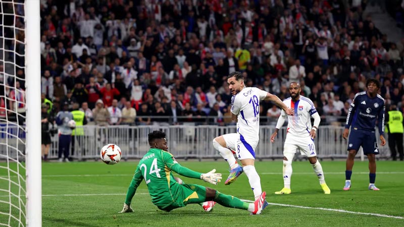 Cả hai đều đang chơi cống hiến ở Europa League