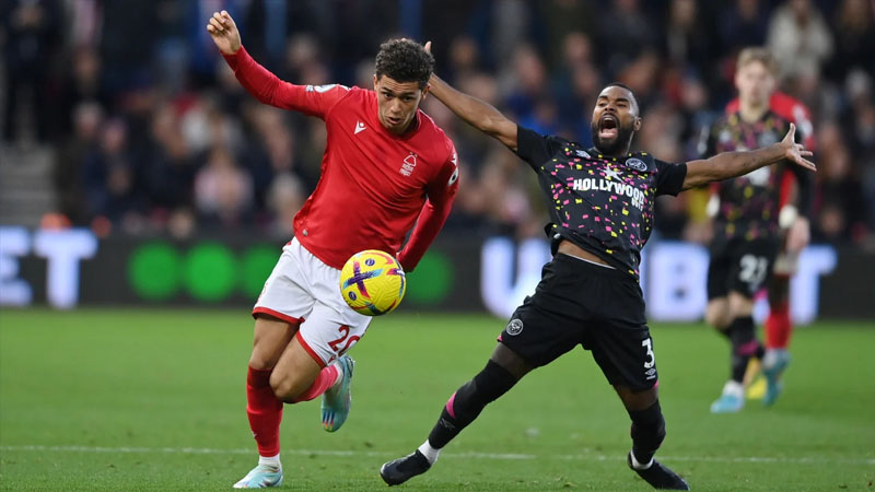 Gibbs-White dẫn dắt hàng công Nottingham Gibbs-White dẫn dắt hàng công Nottingham